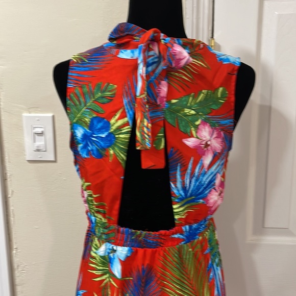 New Design Lab Lord & Taylor Red Floral Maxi Dress Deep V Neck Halter Size Med - Picture 4 of 5